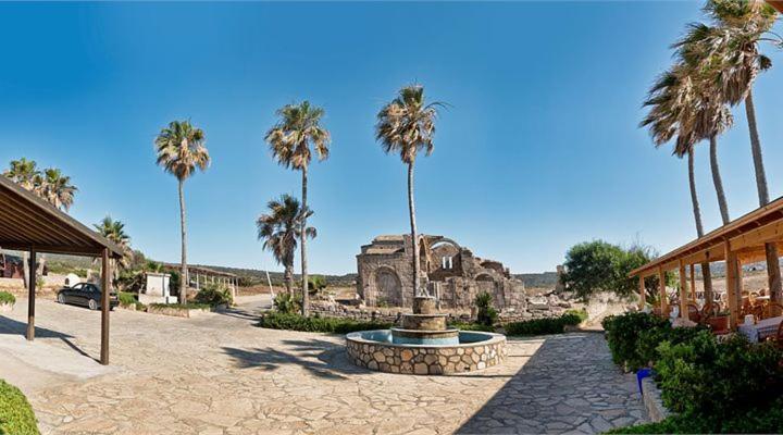 Oasis At Ayfilon Hotel Rizokarpaso Exterior foto