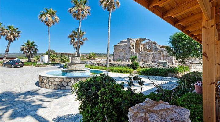 Oasis At Ayfilon Hotel Rizokarpaso Exterior foto